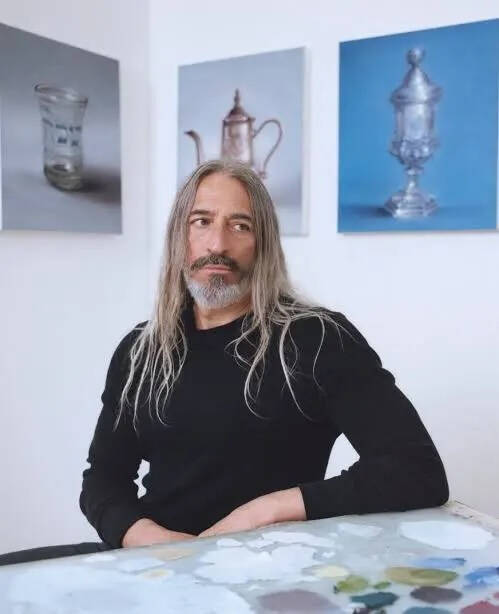 Photograph of artist Robert Russell.
